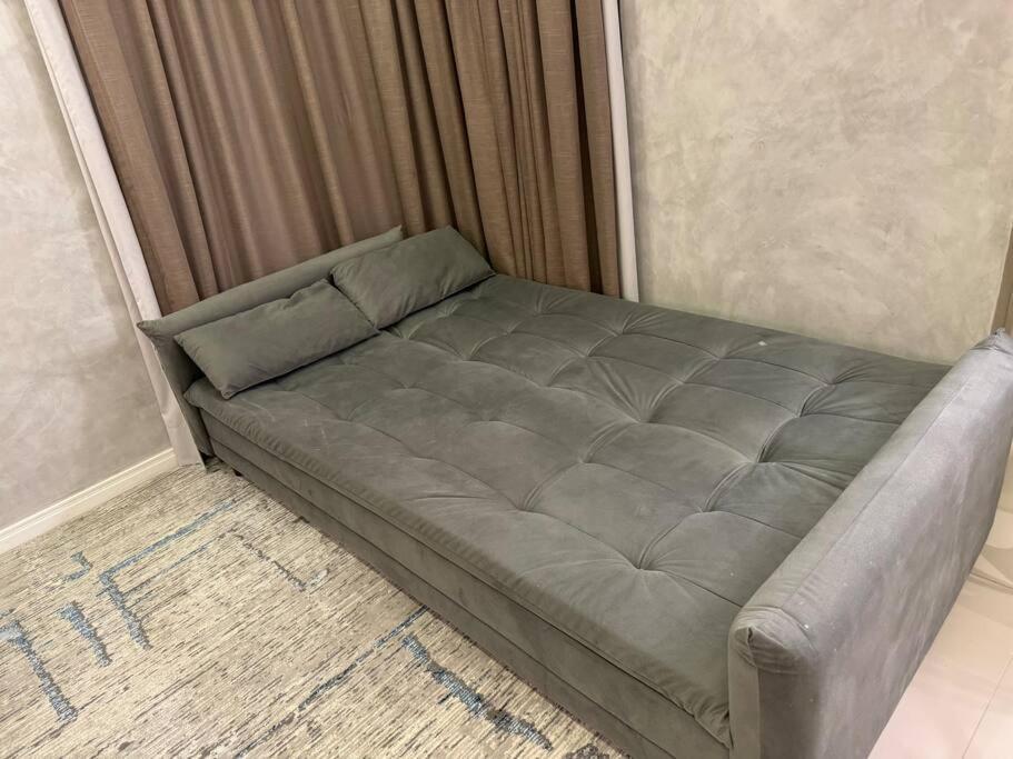 Moderno E Novo Em Apartamento *